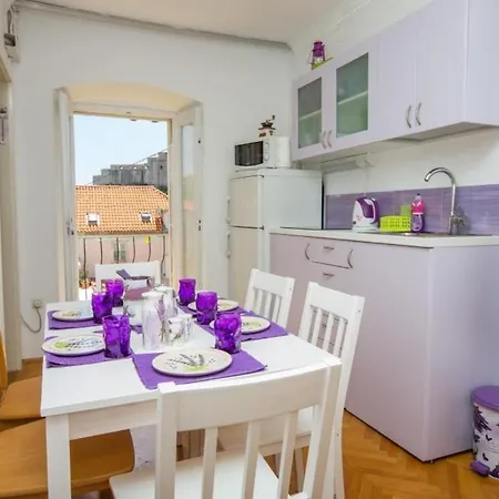 Gugily- Twin With Shared Bathroom And City View * Dubrovník