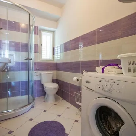 Appartamento Gugily- Twin With Shared Bathroom And City View